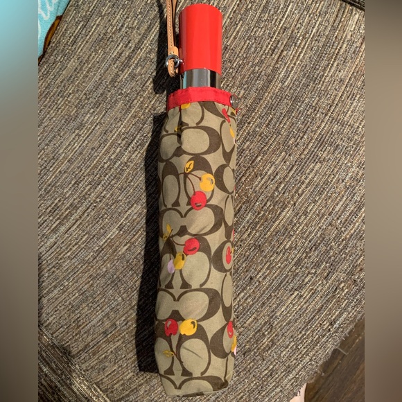 new coach cherry monogram automatic umbrella. - Picture 4 of 6